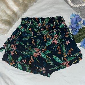 Floral shorts size S